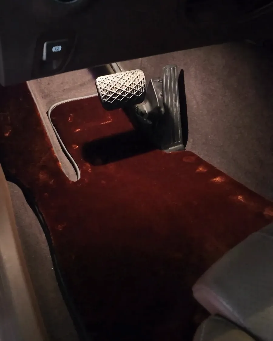 Mercedes E-Class · brown wool