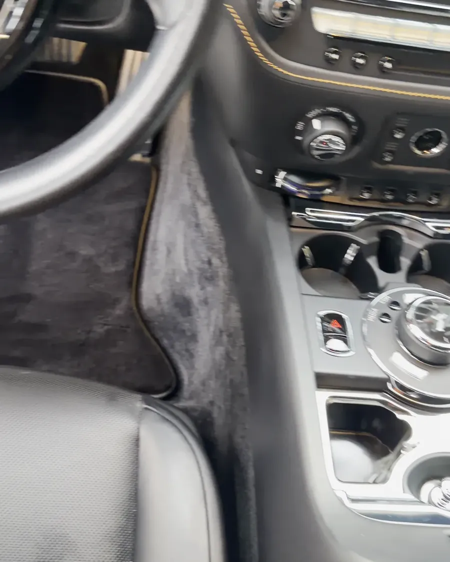 Rolls-Royce · black wool